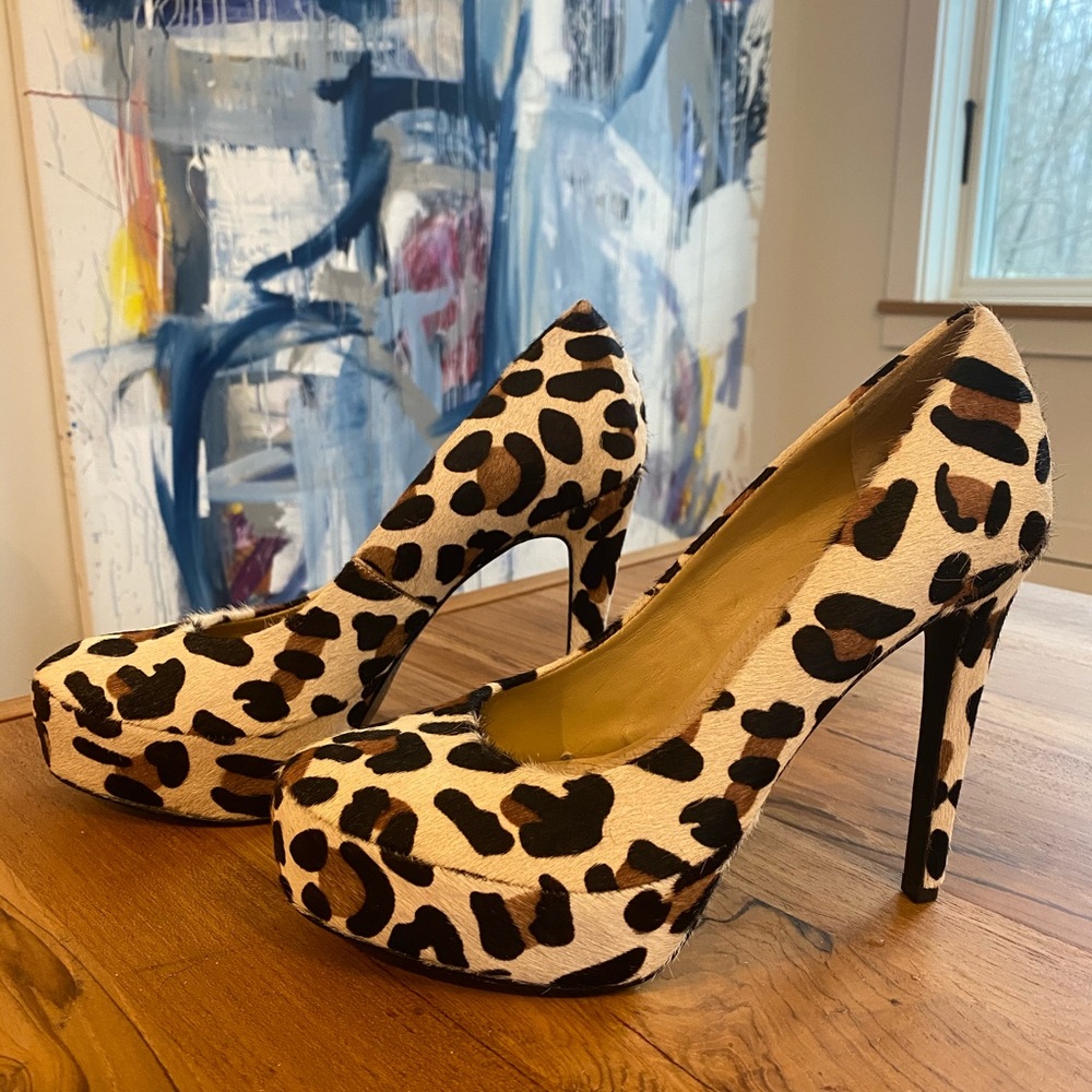 Diane Von Furstenberg Black and Cream Leopard Print Platform Pumps